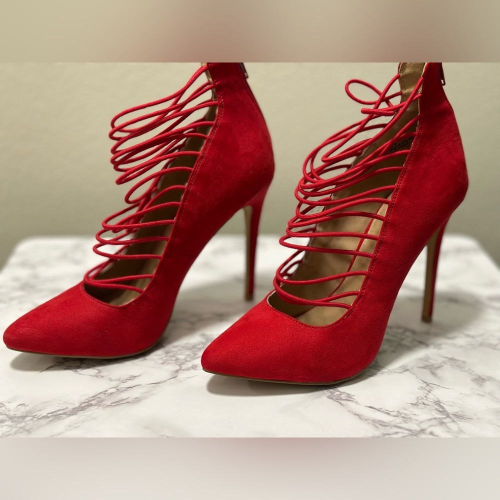 Red pumps
